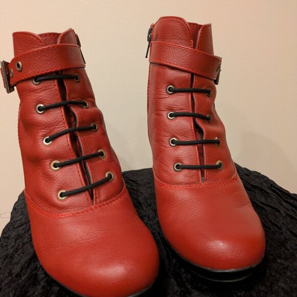 Red leather heels made in Mexico - Picture 3 of 8